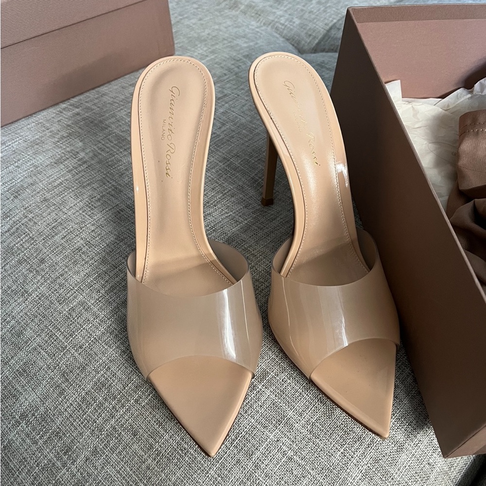 Gianvito Rossi Elle